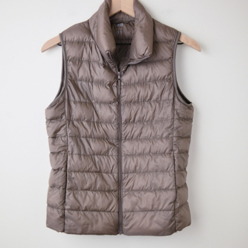 UNIQLO Ultra Light Nylon Down Puffer Vest Womens Small Brown Packable Travel